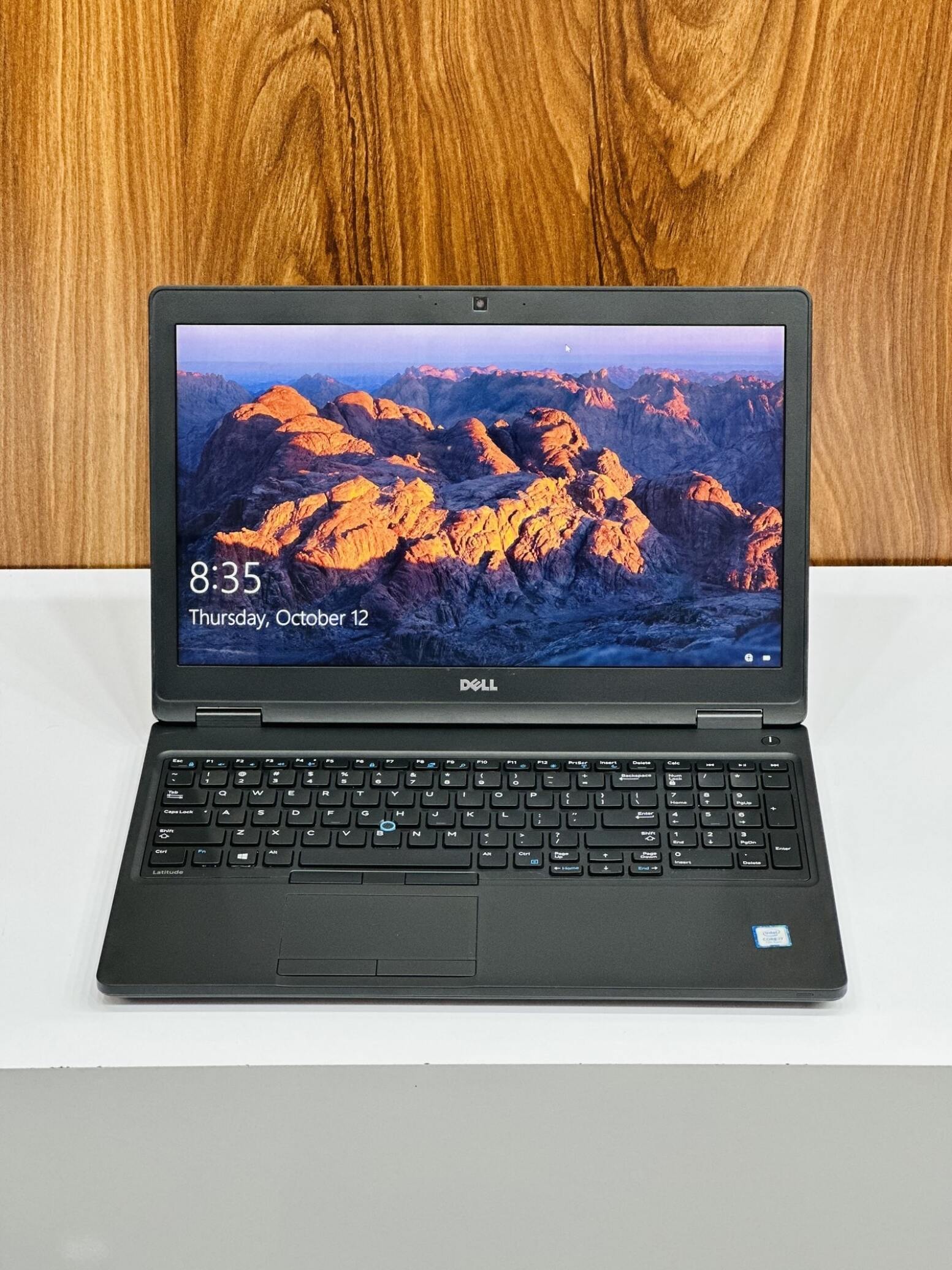  لپ تاپ استوک | Dell Latitude 5580 | i5 | RAM 8 | 256SSD 